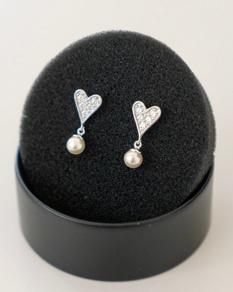 ■ENGBROX■ silver925 poetry heart pearl earring EBEA23052 □ENGBROX□ silver925 poetry heart pearl earring EBEA23052