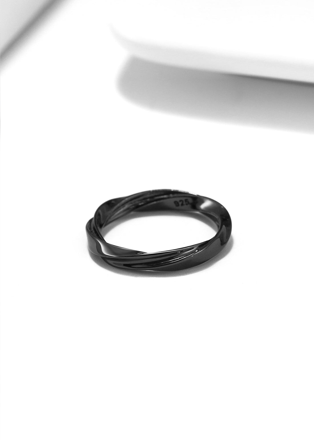 Infinity Ring 2.0 - Black Gold